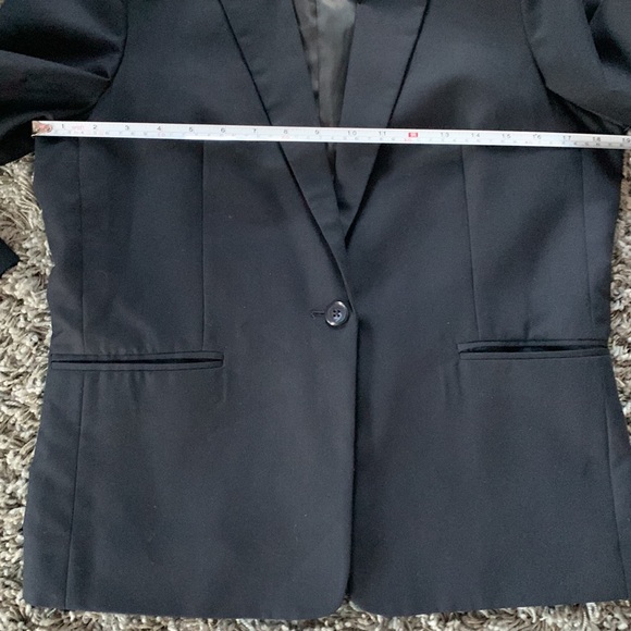 Custom tailored blazer - Picture 3 of 9